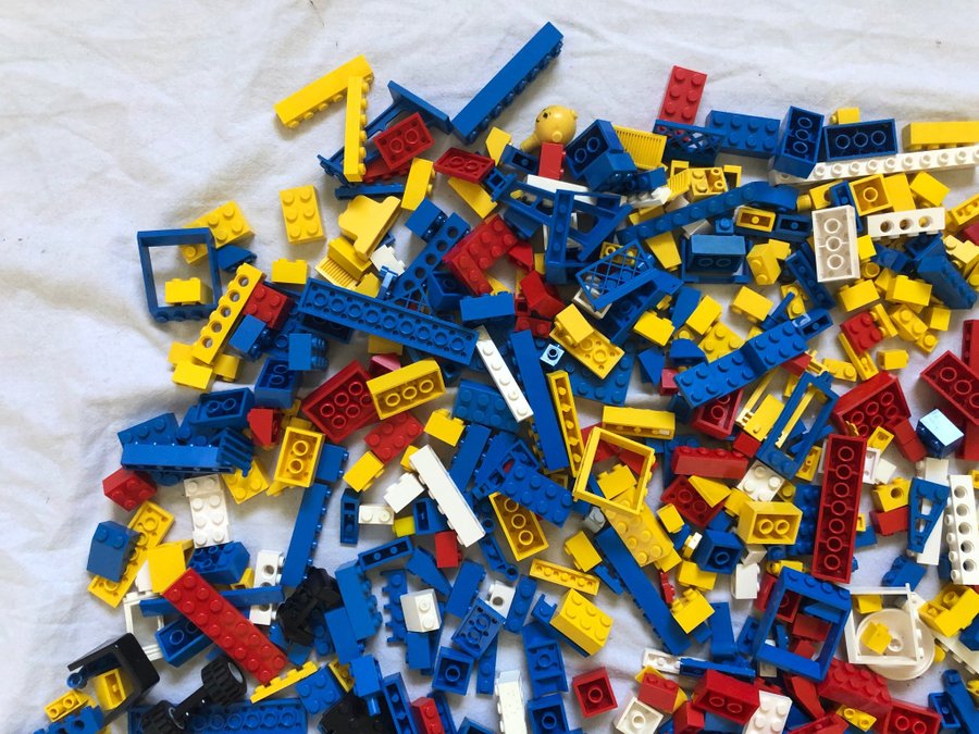 Äldre blandat LEGO - i lösvikt ca 1,7kg