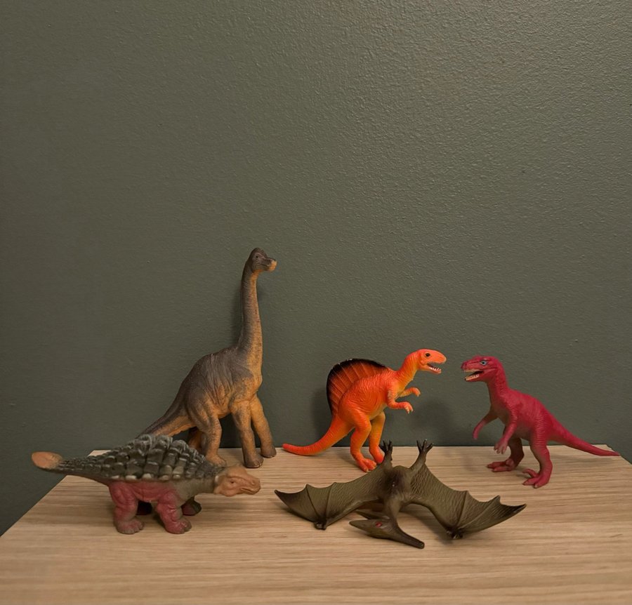 5 stycken dinosauriefigurer