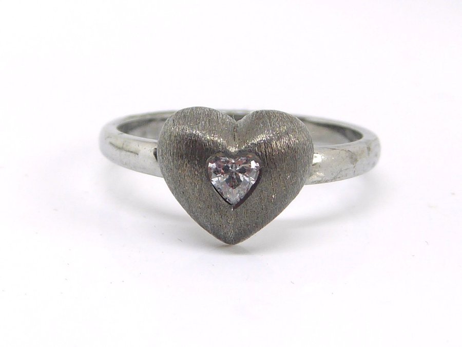 Kranz  Ziegler Danmark ring i oxiderad sterling silver