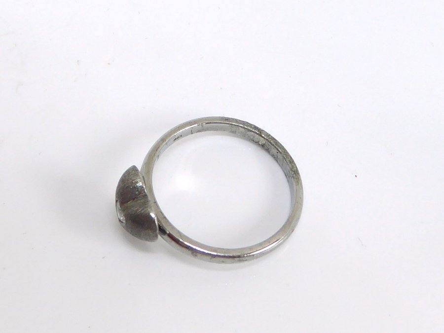 Kranz  Ziegler Danmark ring i oxiderad sterling silver