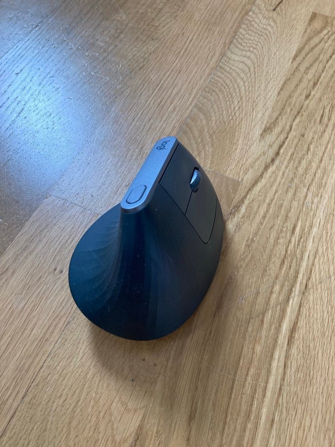 Logitech MX Vertical ergonomisk trådlös mus