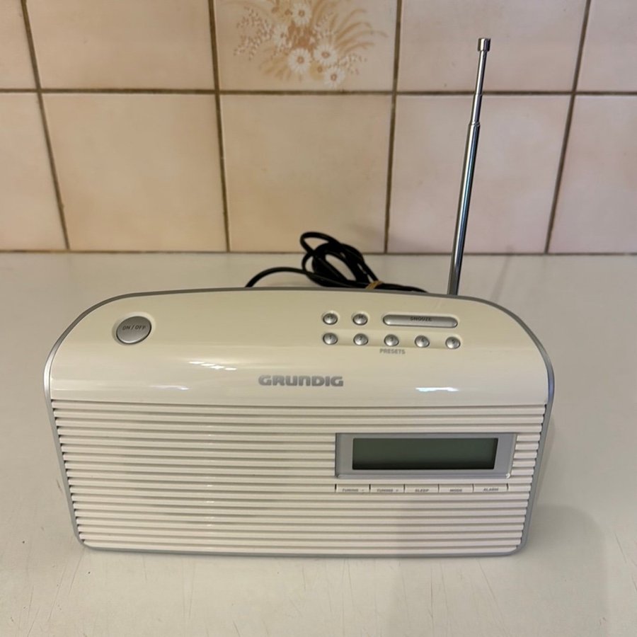 Grundig Radio med Klocka