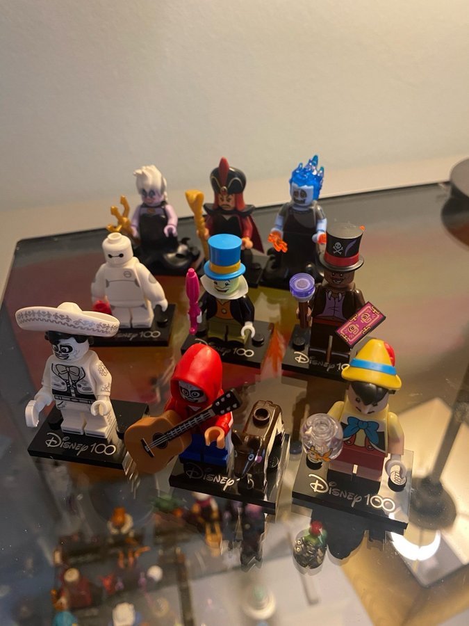 9 stycken LEGO Minifigurer Disney