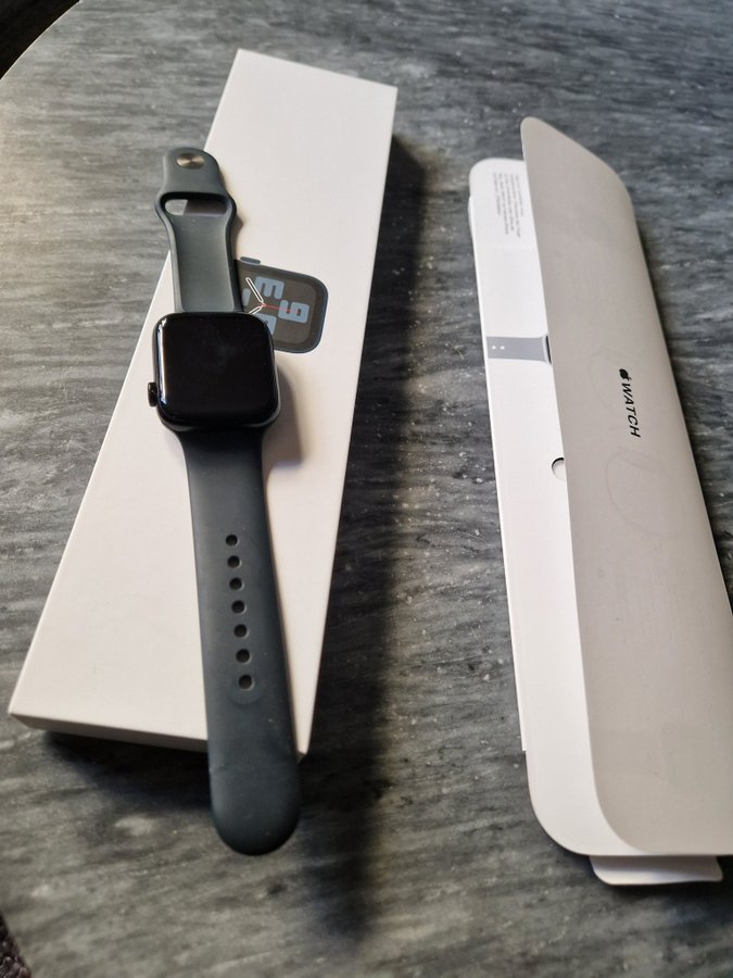 Apple watch se (2nd gen 44mm cel)