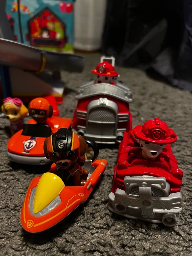 Paw Patrol torn med ljud ,fordon och figurer.Perfekt Julklapp.