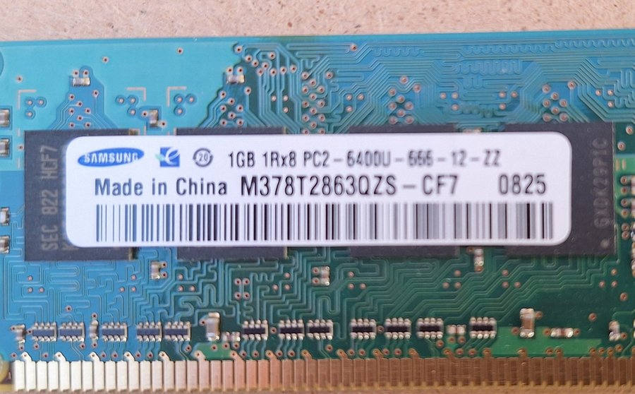 4 st Samsung 1GB DDR2 PC2-5400U 666 MHz