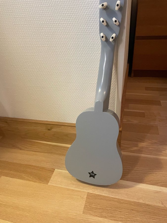 Jabadabado Liten grå gitarr med stjärna *Julklappstips*