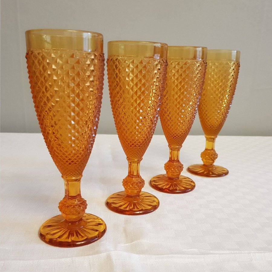 4 Antika Amberfärgade Champagneglas 18 × 6 Cm Pressglas