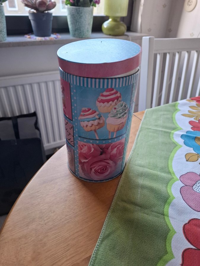 Förvaringsburk med cupcakes och rosor