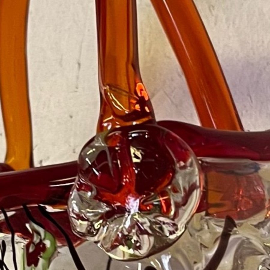 Magnifik handblåst/-tillverkad handväska i glas millefiori troligen Murano