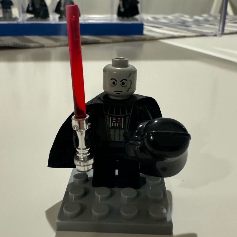 Lego Star Wars - sw0004 Darth Vader ( första som kom )