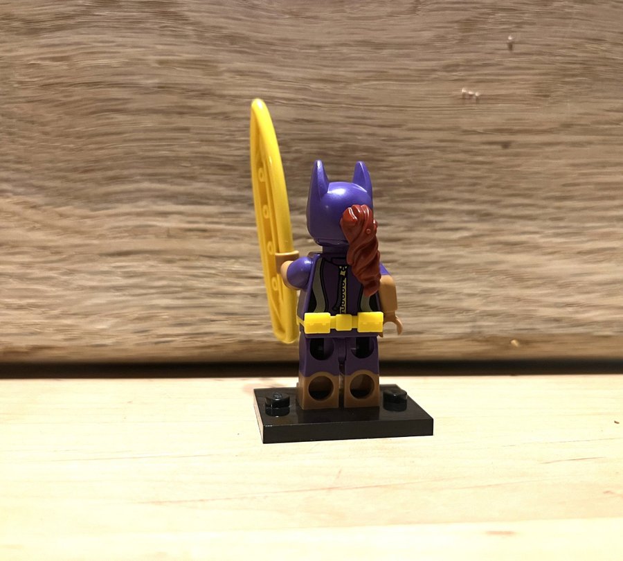 LEGO Minifigur: Vacation Batgirl från LEGO Batman