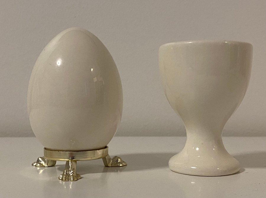 Samlarägg/årsägg och äggkopp 1979 Goebel högsta 8cm