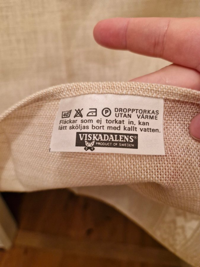 Viskadalens beige duk