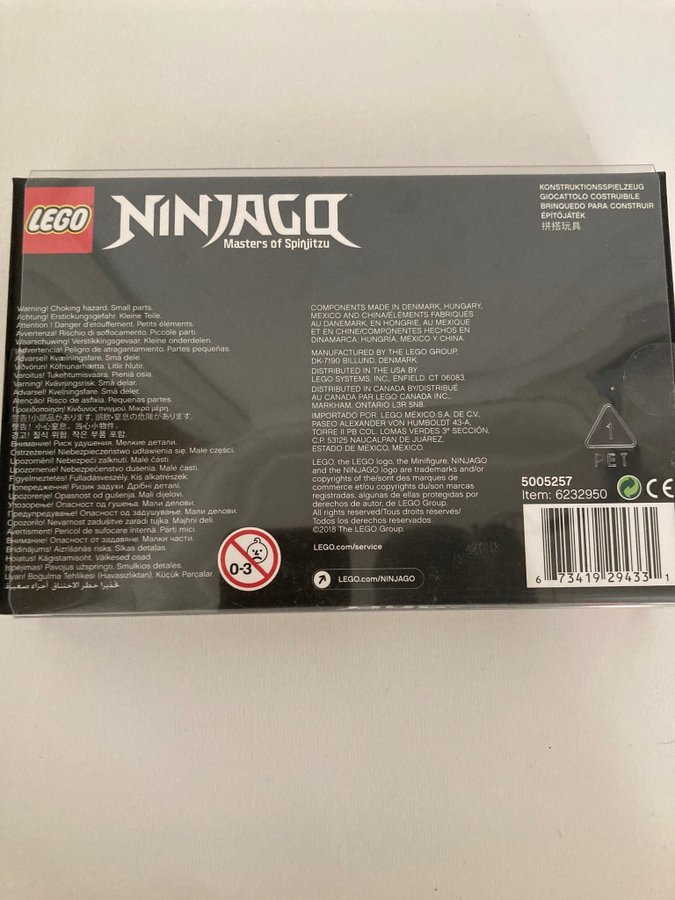 Bricktober Minifigure Collection 3/4 - Ninjago (2018 Toys "R" Us Exclusive)