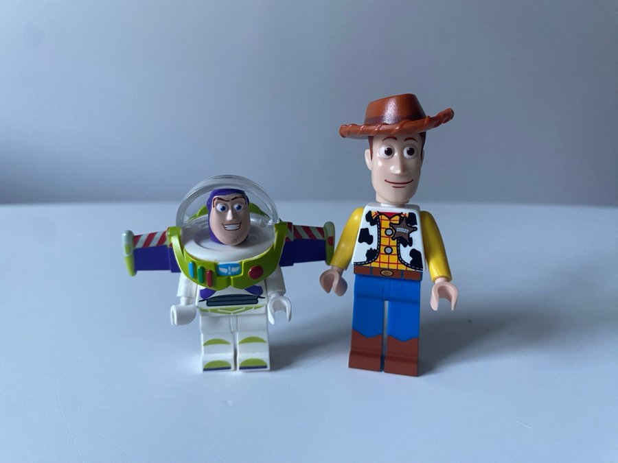 LEGO Toy Story Woody och Buzz på språng 7590