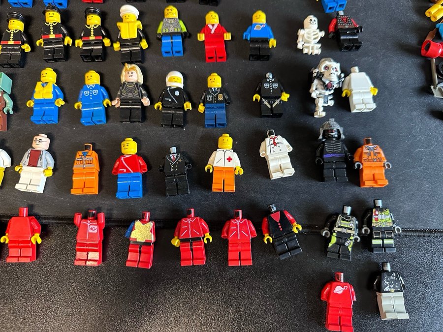 80+ Lego Minifigurer  Tillbehör + mystery lego som inte finns med på bild!