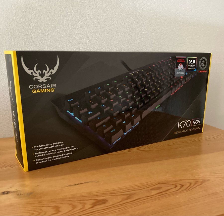 Corsair Gaming "K70 RGB Mechanical Keyboard" Rainbow