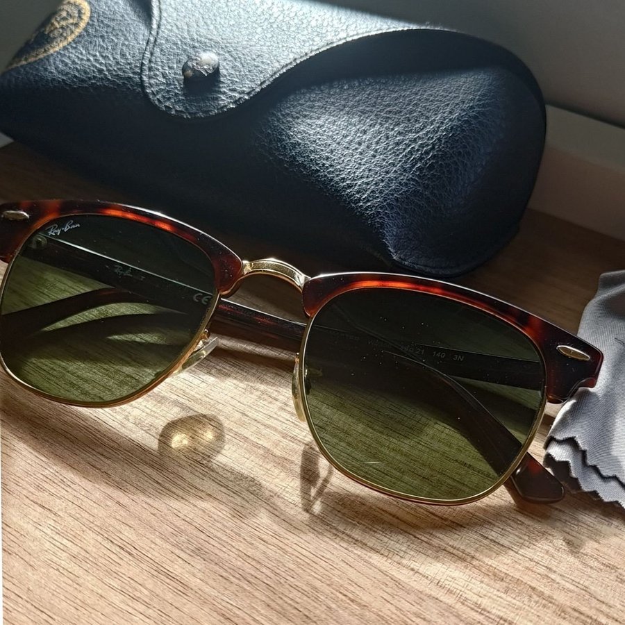 Ray-Ban Clubmaster 3016