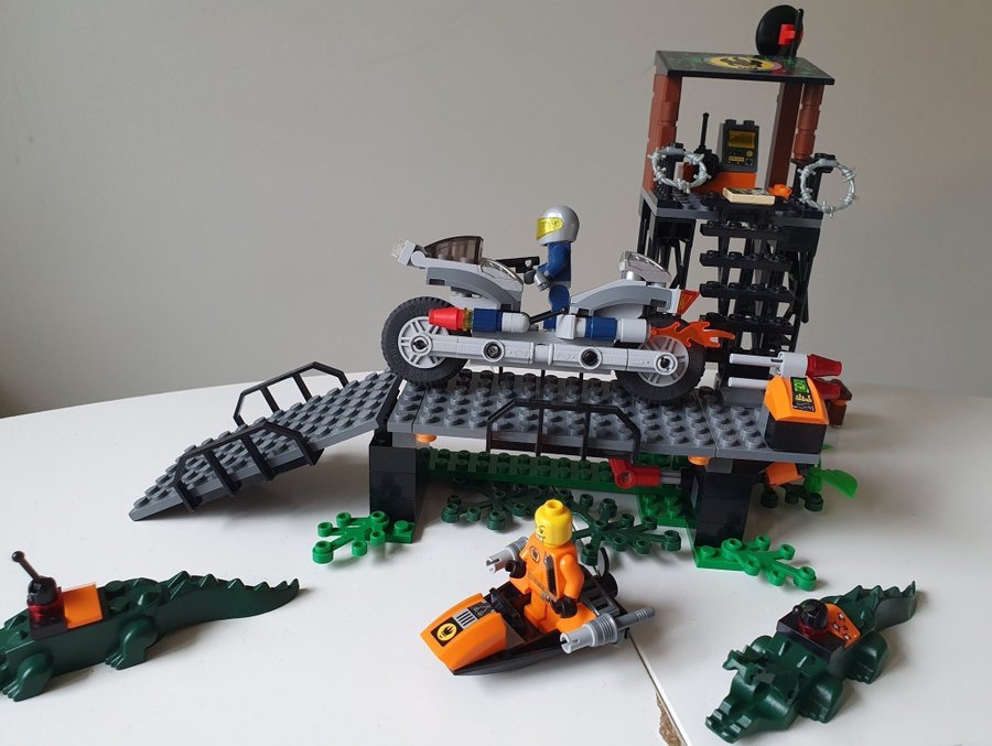 Lego Agents 8632 Swamp raid