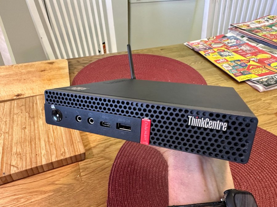 Thinkcenter M75Q-1 | Ryzen 5 Pro 3400GE 16 RAM 256 NVMe SSD Vega 11 Graphics