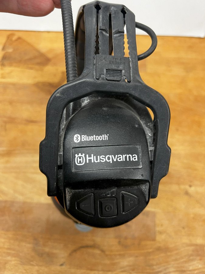 Husqvarna hörlurar med Bluetooth