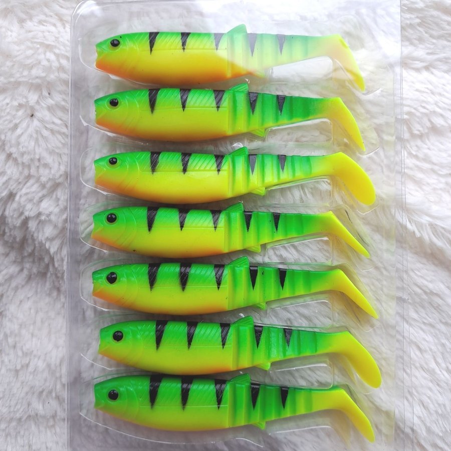 7x Savagear LB Cannibal Shad 10cm