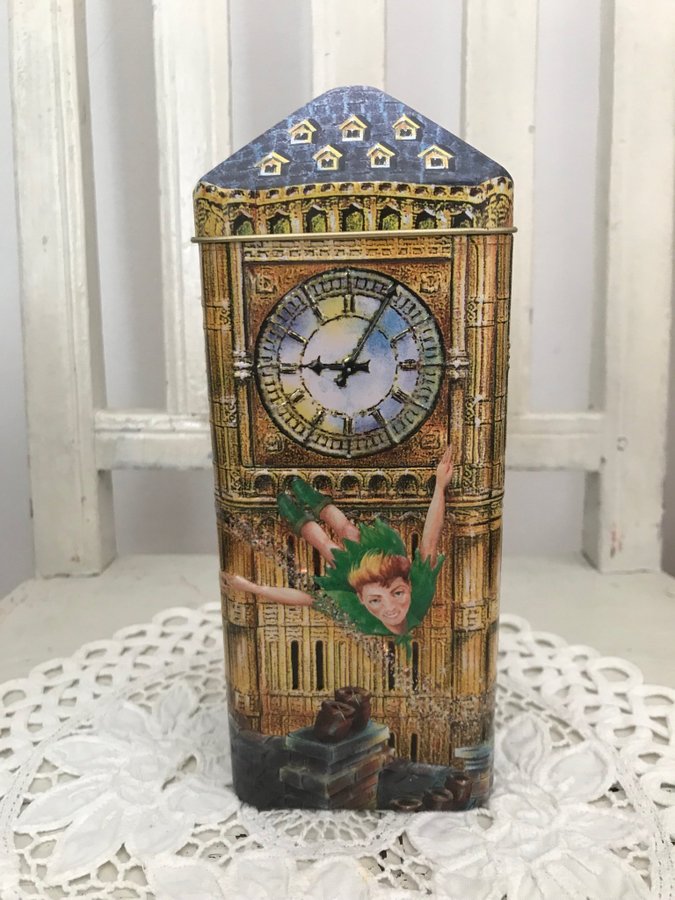 Sparbössa i plåt Churchill`s Peter Pan Big Ben plåtburk **