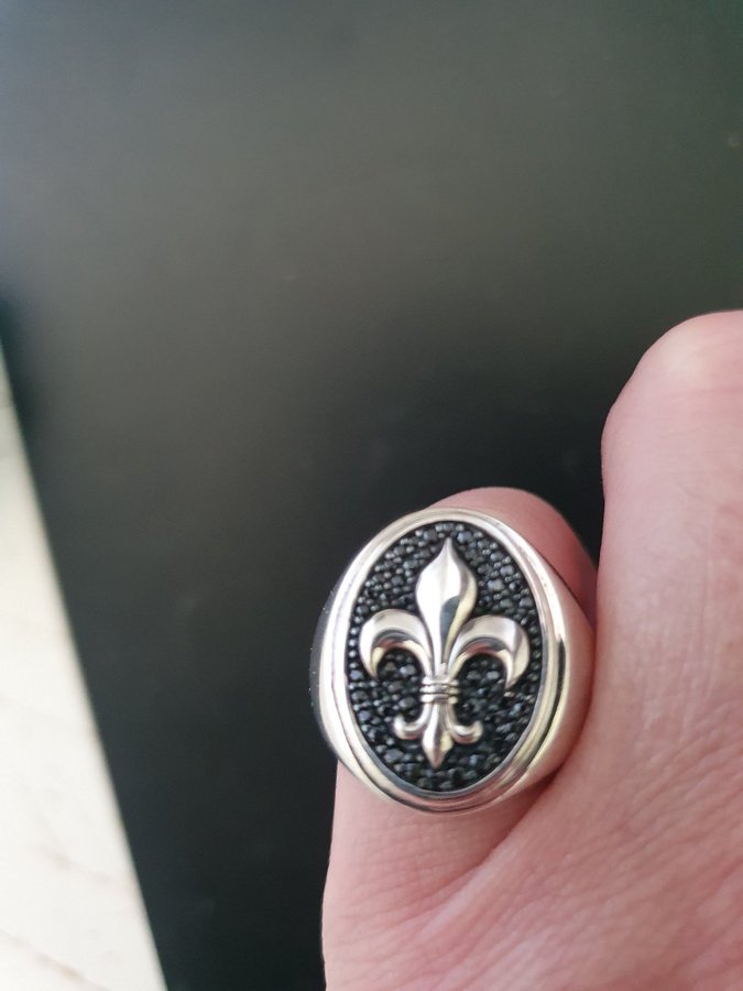 THOMAS SABO RING  NY ! OANVÄND !