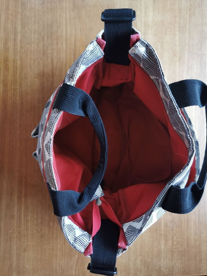 Skip Hop Diaper Bag - Vitt med Svart Mönster