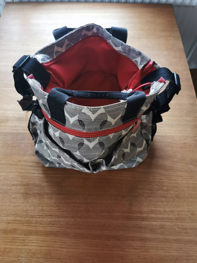 Skip Hop Diaper Bag - Vitt med Svart Mönster