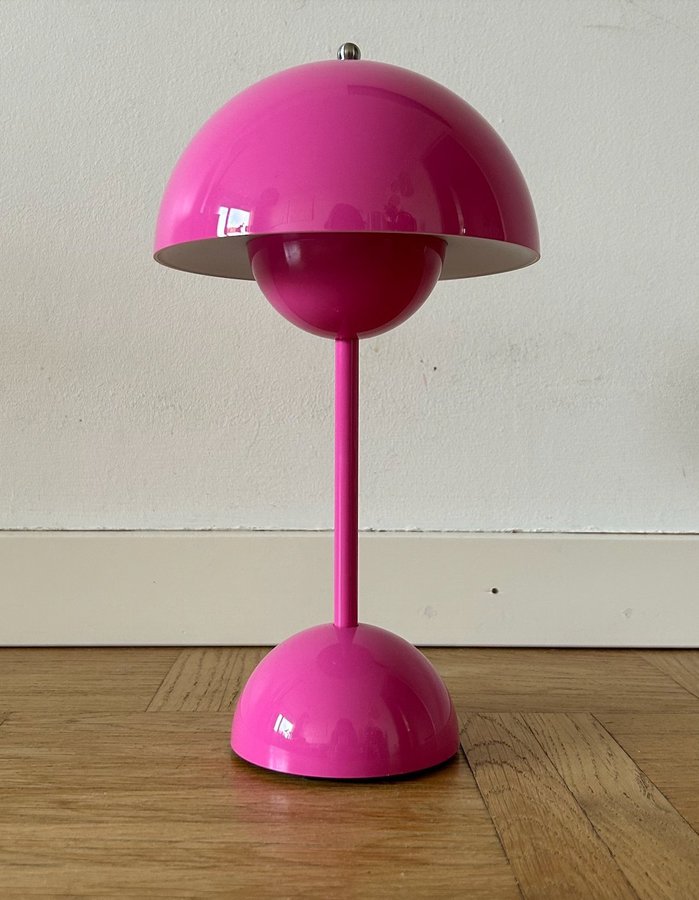 Flowerpot VP9 Portabel Bordslampa, Tangy Pink/Rosa