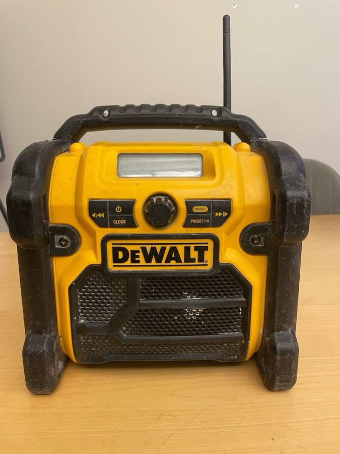 DEWALT Radio