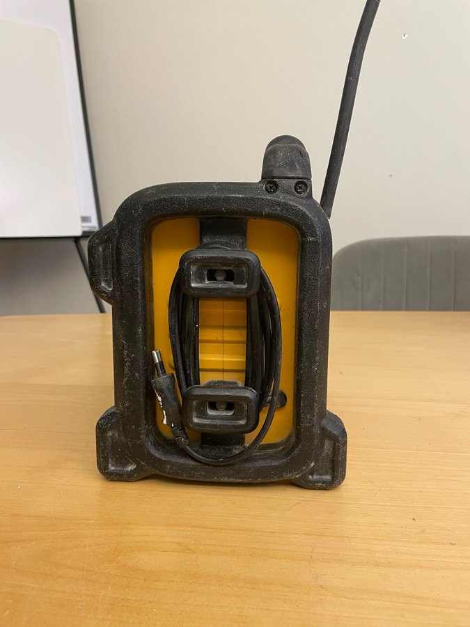 DEWALT Radio