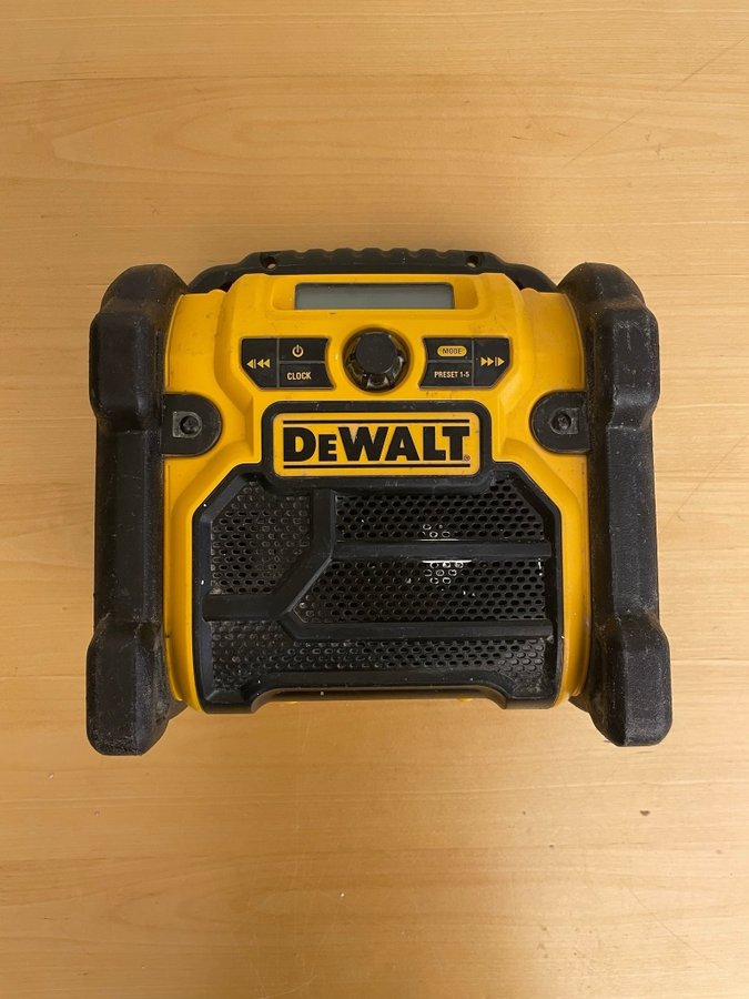 DEWALT Radio