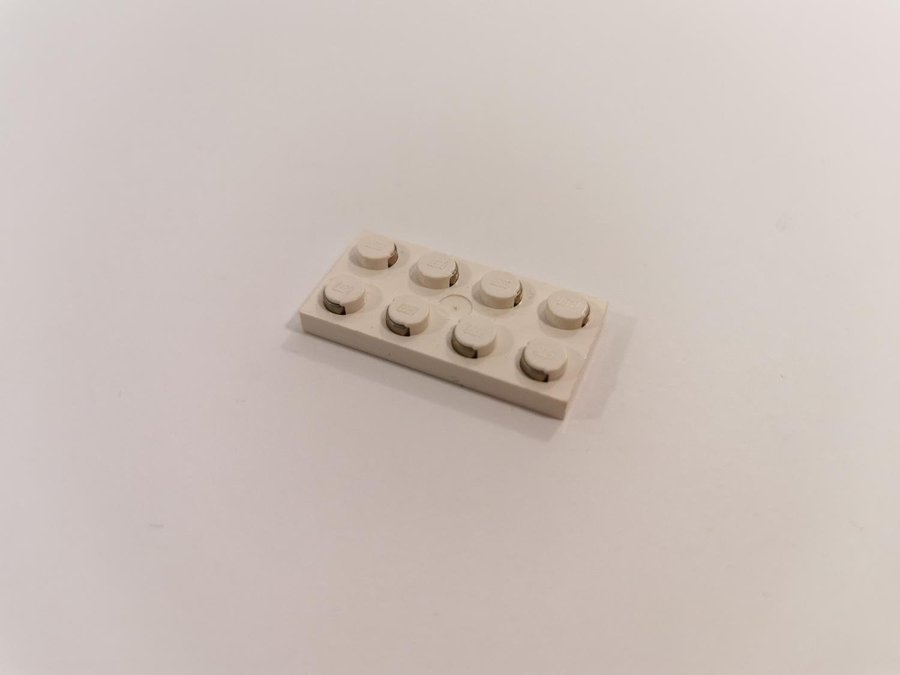 Lego - tillbehör - light and sound - kontaktplatta - 2x4 - part 4757 - vit