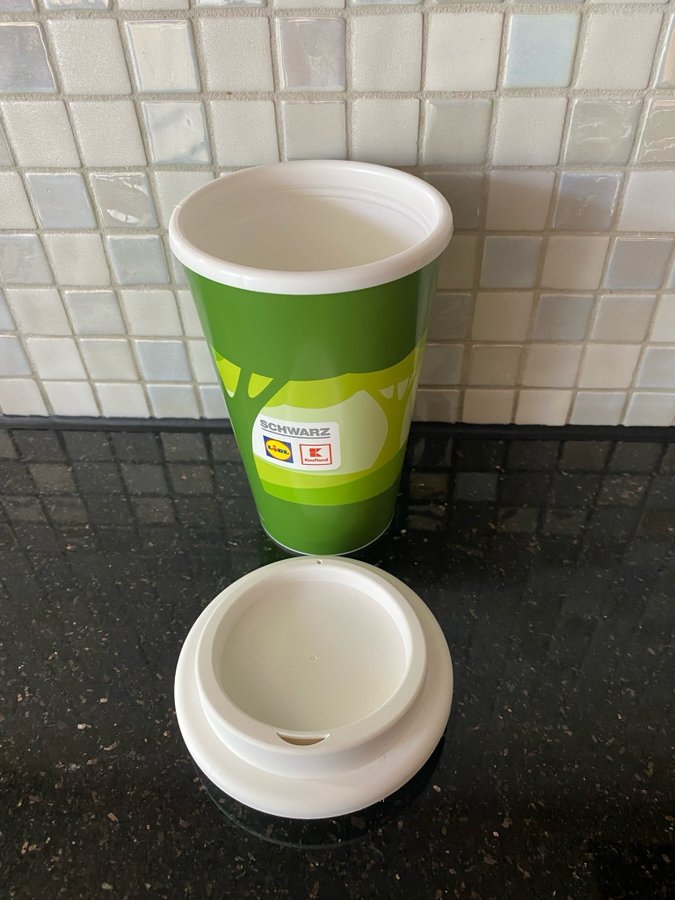 Schwarz Kaffemugg i hård plast