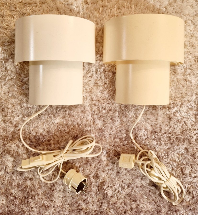 Ett par IKEA Typ V606 vägglampor/lampetter lampa