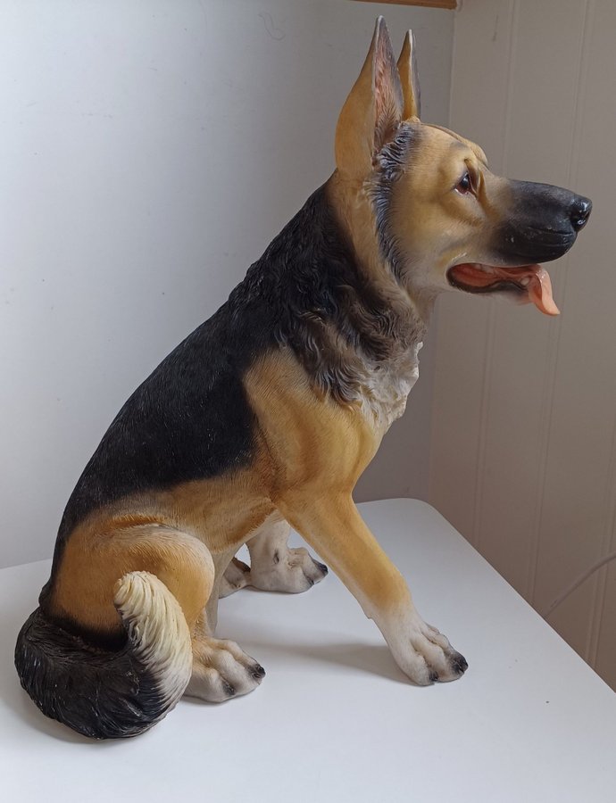 Schäferhund figur i plast