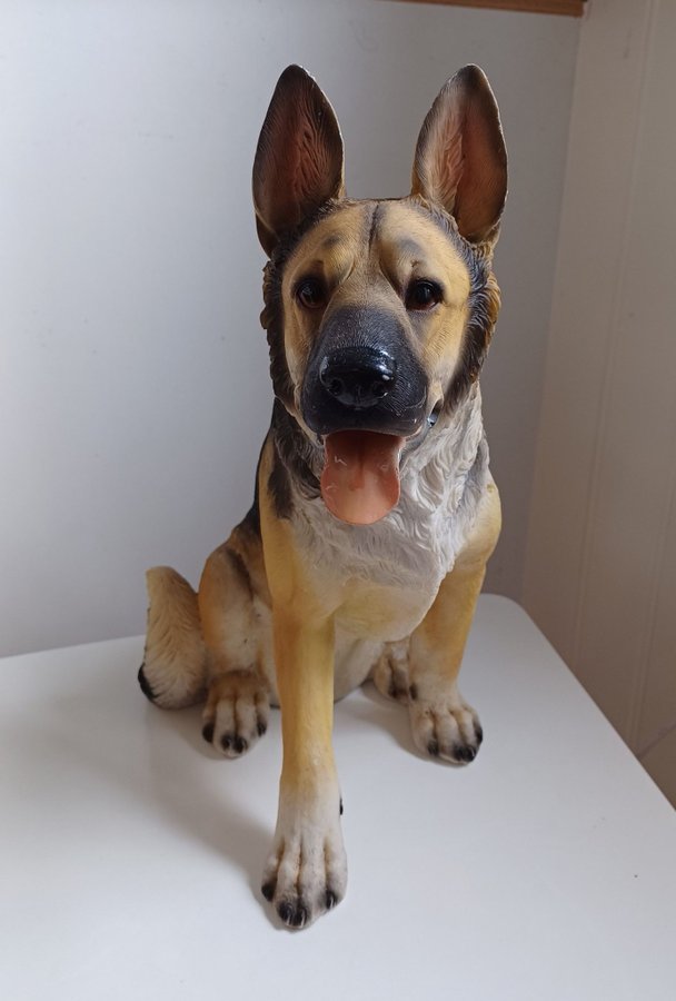 Schäferhund figur i plast