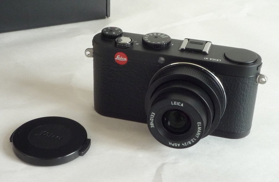 LEICA XI med fast objektiv, LEICA ELMARIT 24mm/2,8 ASPH, mycket bra skick!