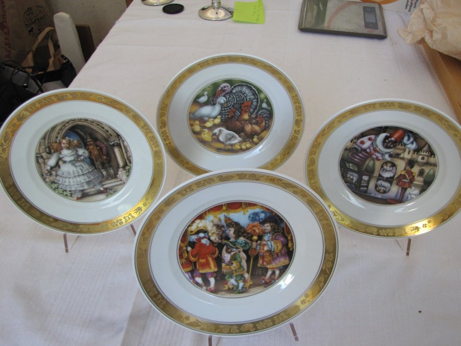 Royal Copenhagen samlartallrikar 4 st The Hans Christian Andersen Plates 1975