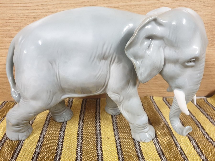 Porslinsfigur Elefant