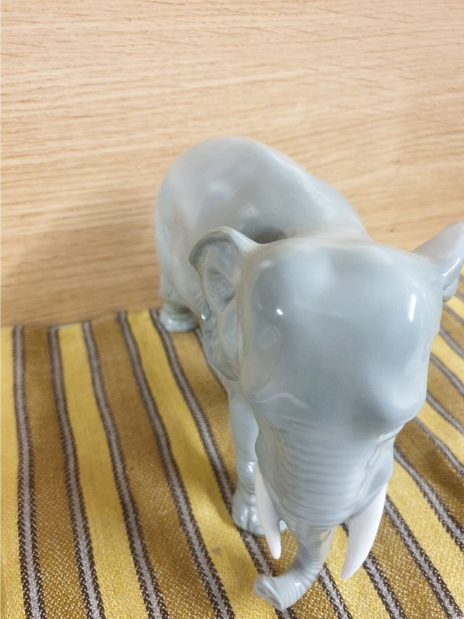 Porslinsfigur Elefant