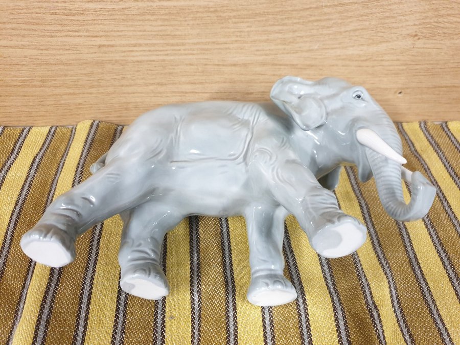 Porslinsfigur Elefant