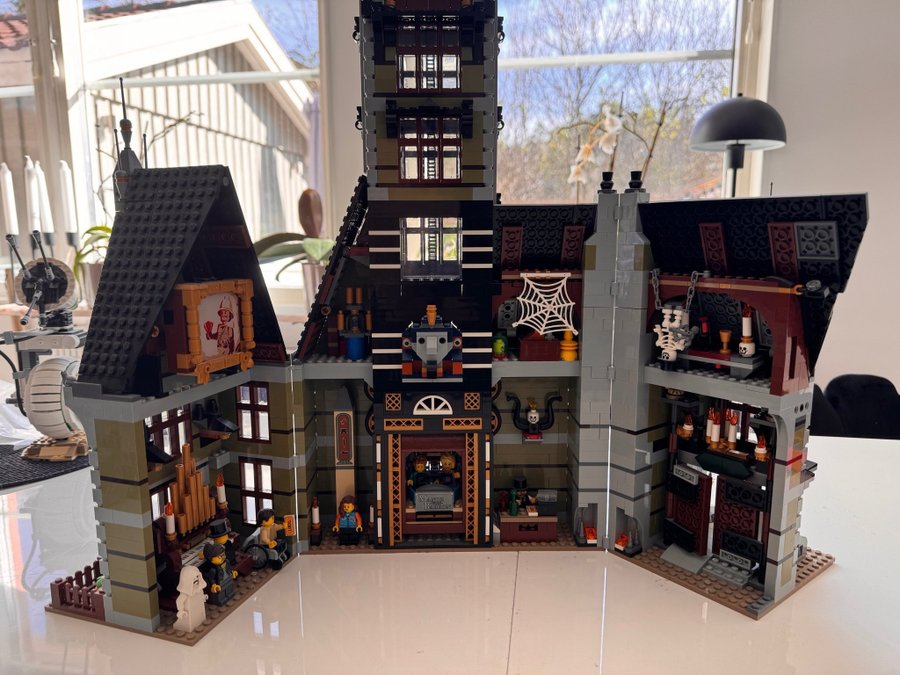 LEGO 10273 Haunted House