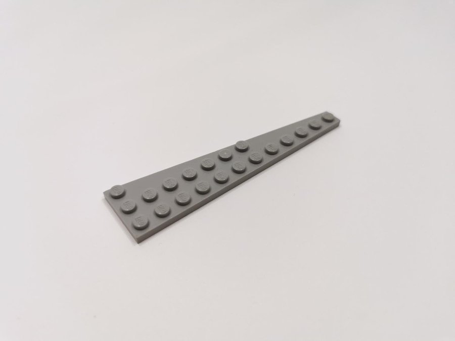 Lego - wedge - vinge - plate - vänster - 12x3 - part 47397 - ljusgrå (bluish)