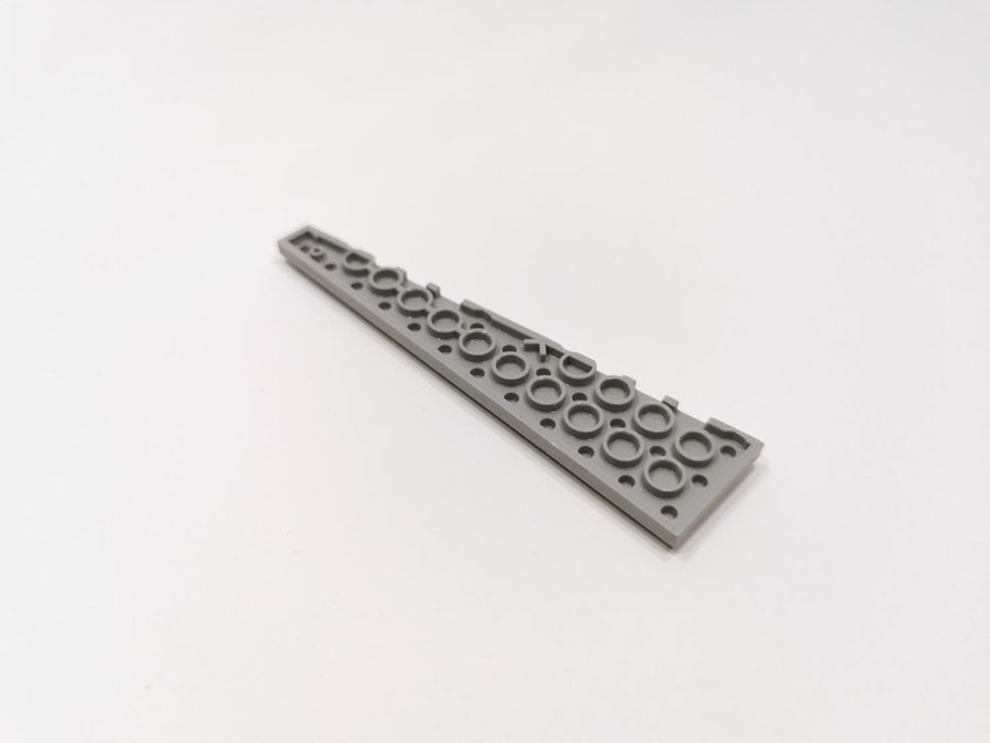 Lego - wedge - vinge - plate - vänster - 12x3 - part 47397 - ljusgrå (bluish)