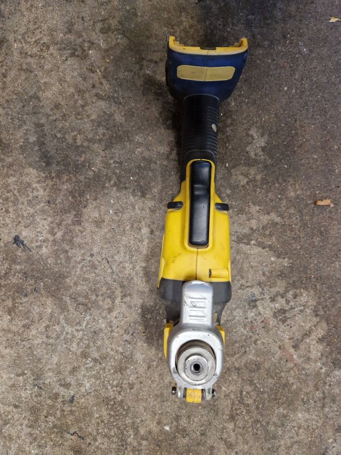 DEWALT DCS333S 18V XR Oscillating Multi-Tool