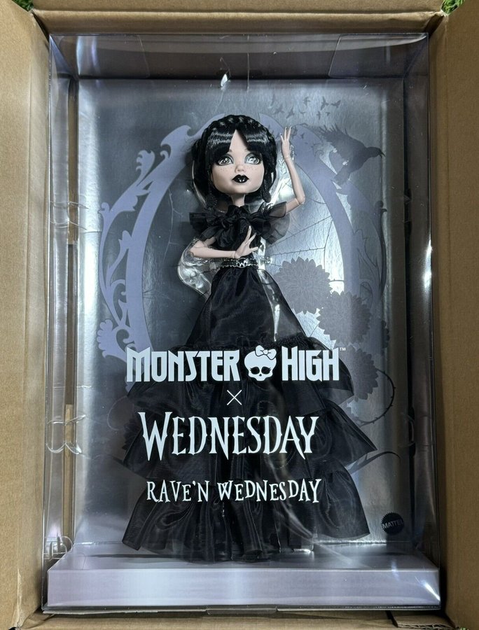 Monster High x Rave'n Wednesday Deluxe Doll